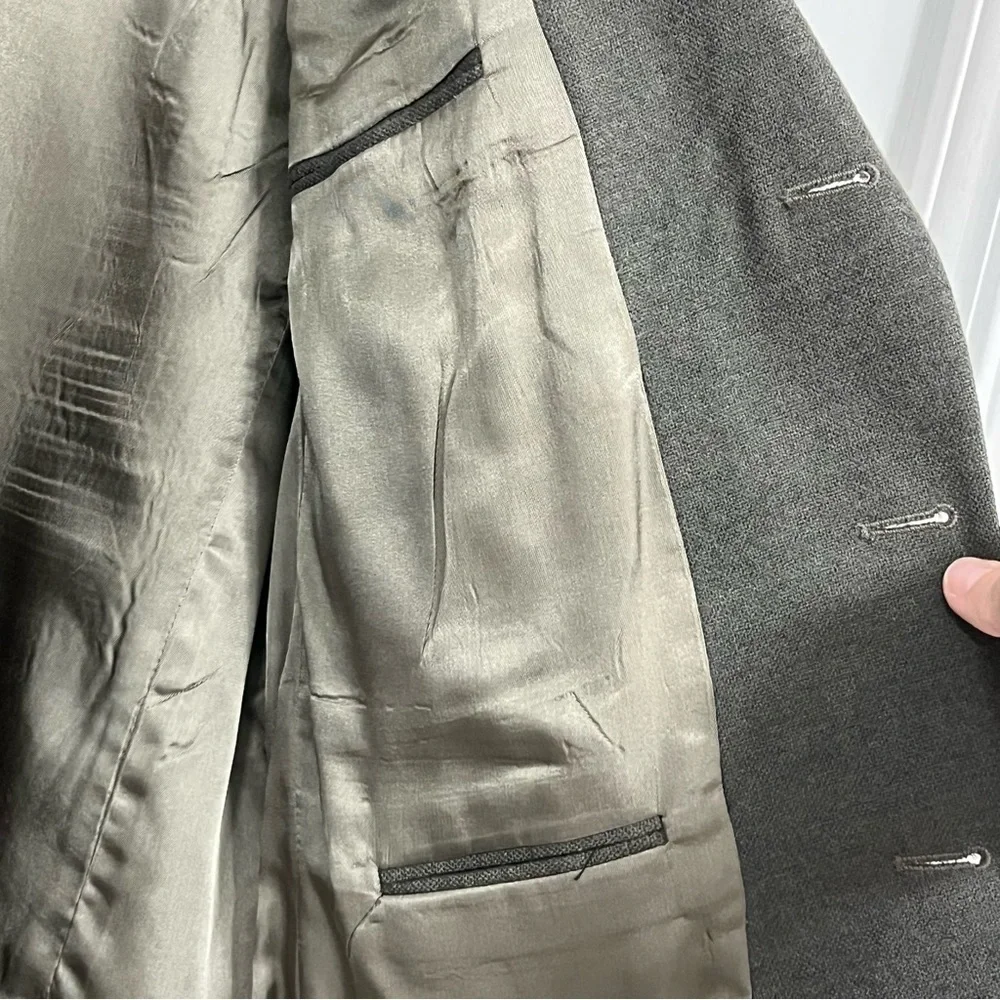 Lands’ End 100% lambswool gray blazer sports coat, size 46R.